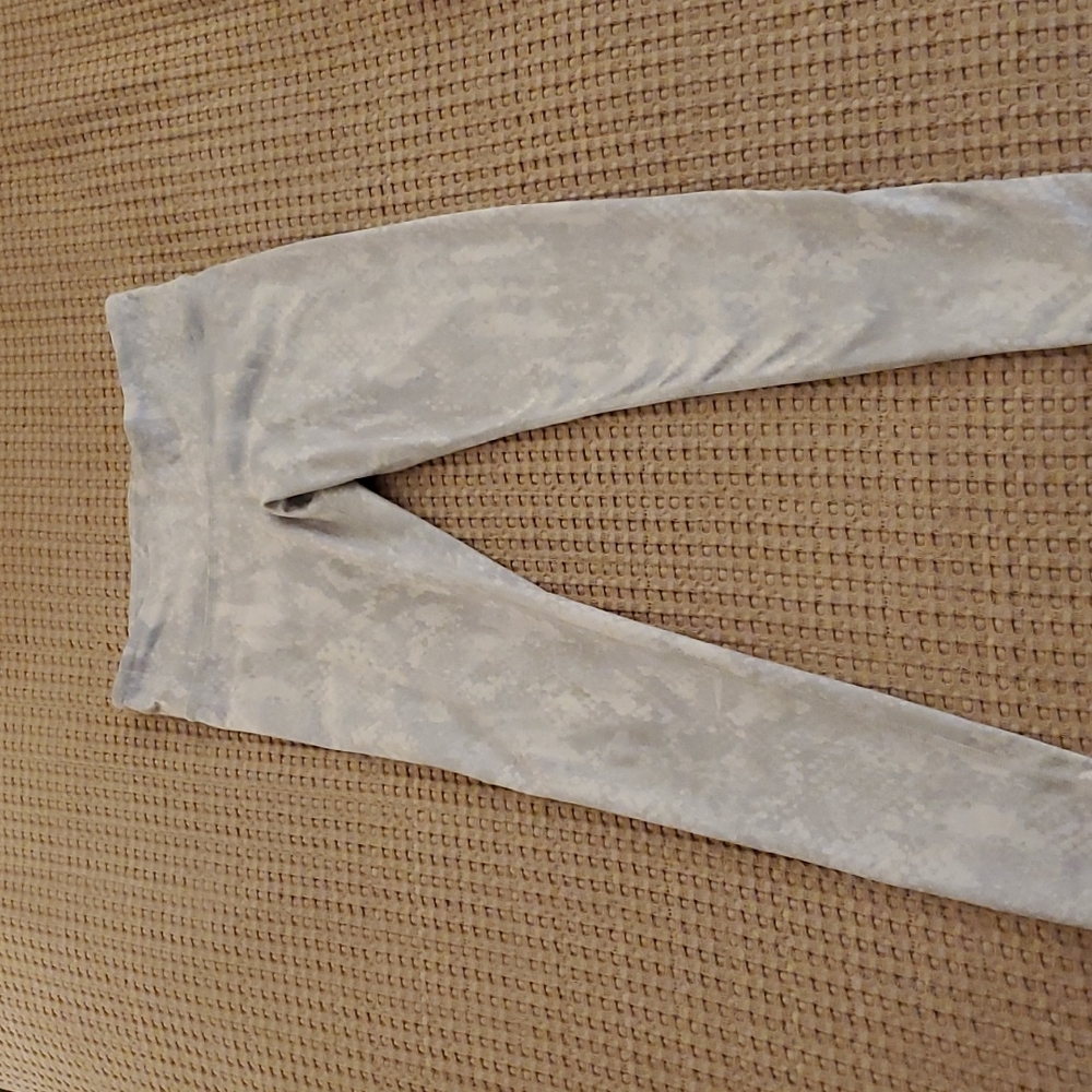 ALO Yoga Gray Patterned Leggings